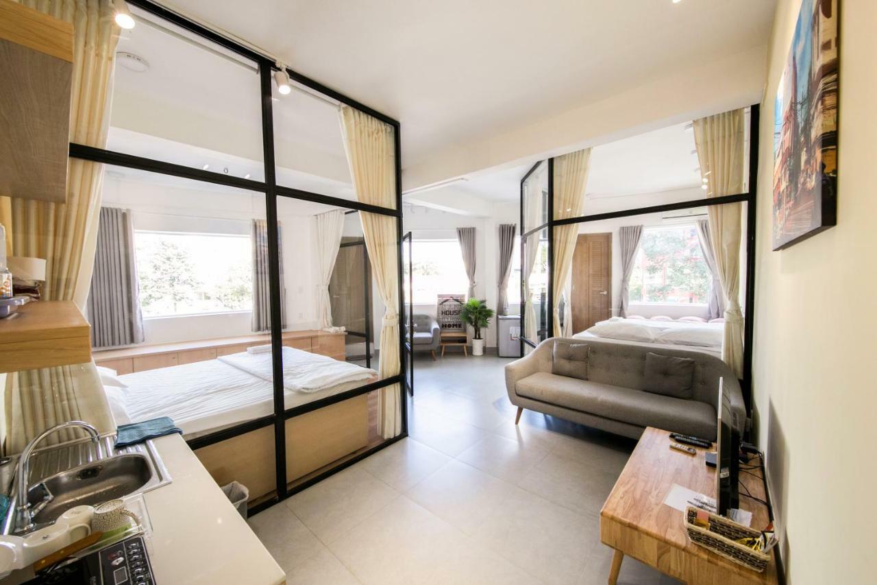 The Wooden Apartments - In The Heart Of Ben Thanh Хошимін Номер фото